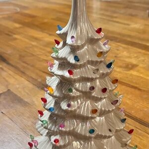 Vintage 11” Ceramic Pearl White Christmas Tree- Home Holiday Decor-multicolor